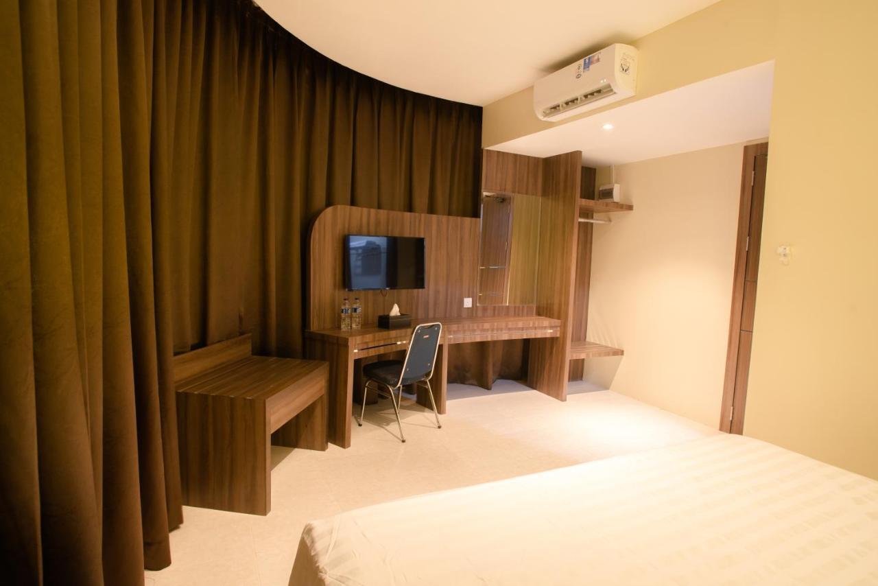Ak Hotel Nagoya Hill Batam Екстер'єр фото