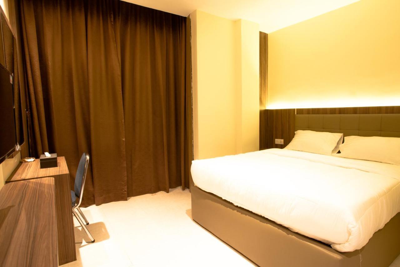 Ak Hotel Nagoya Hill Batam Екстер'єр фото